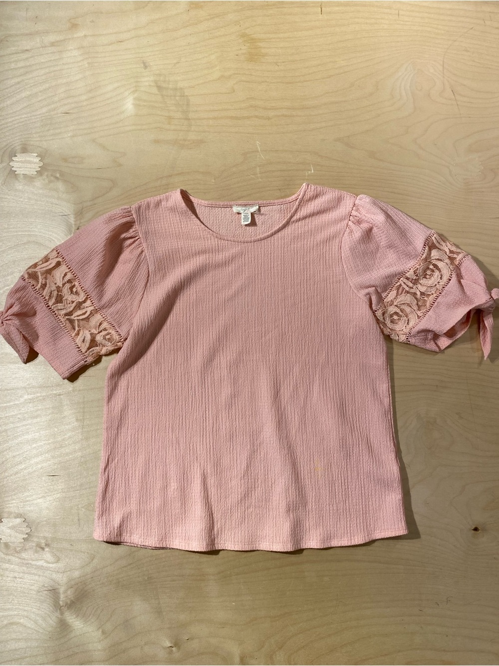 Cupio Woven Puff Sleeve Lace-Trim Top in Dusty Pink Large (RO)